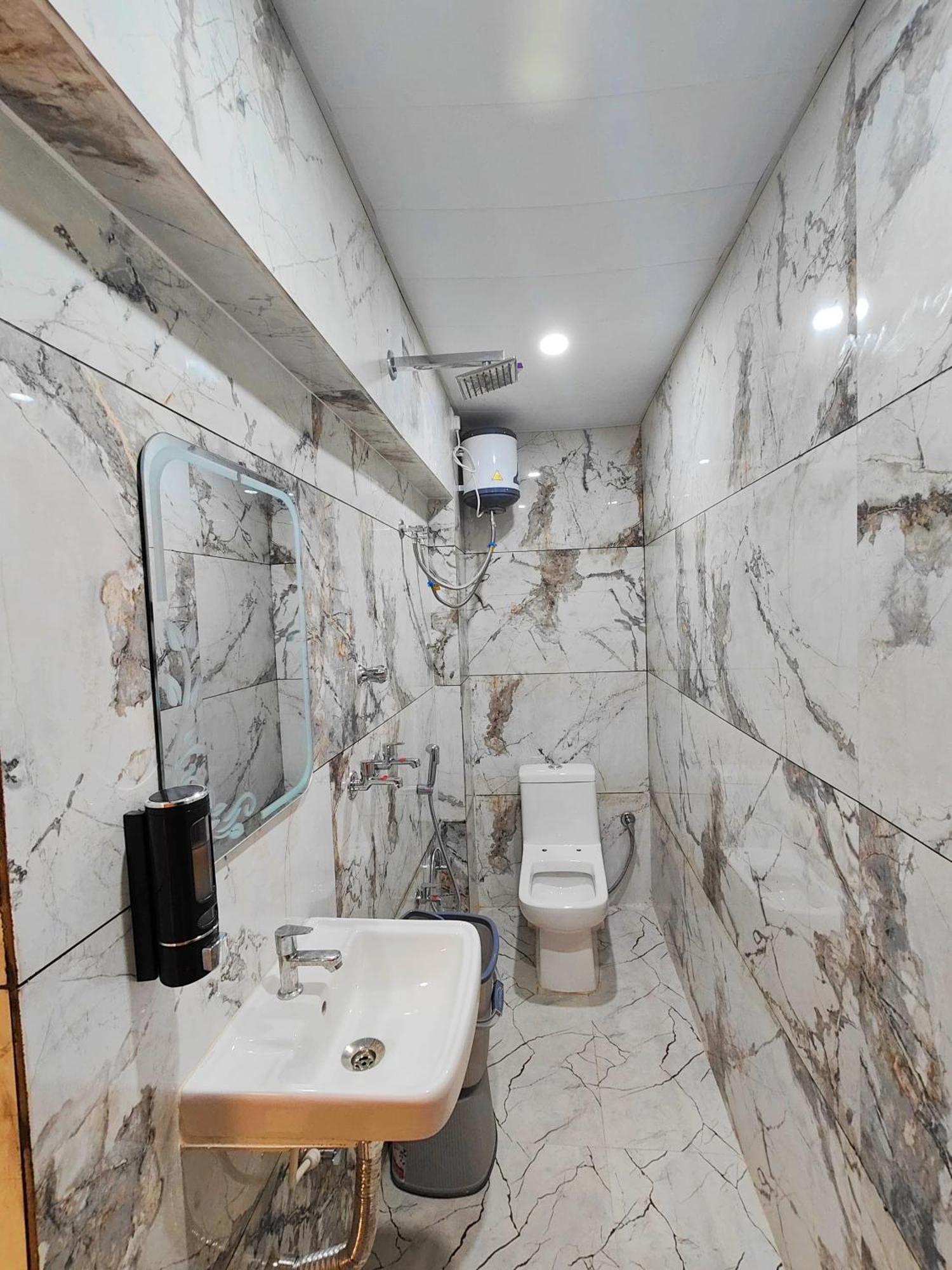 Hotel Mangal Murti Varanasi Exteriör bild